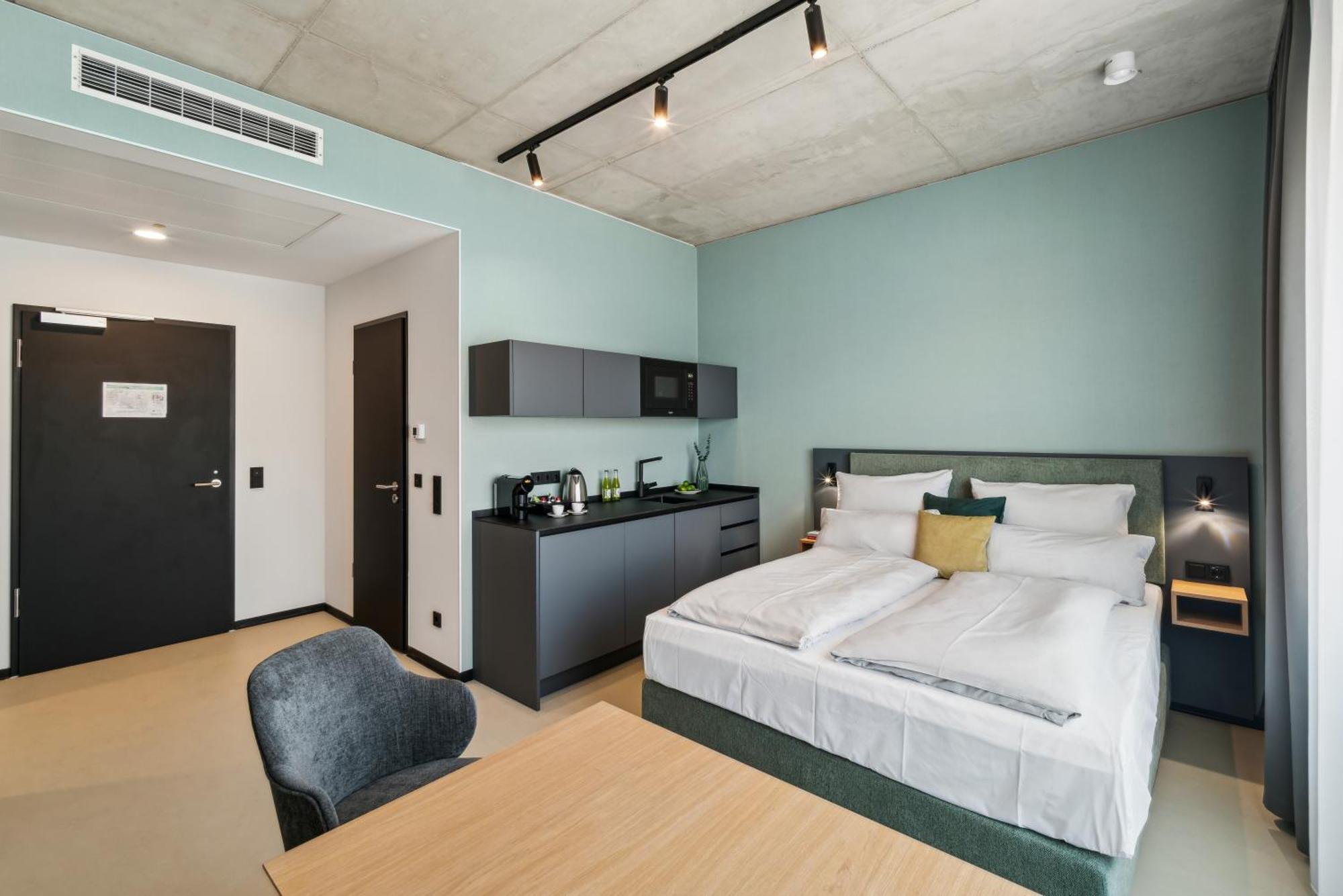 Aparthotel Nena East *