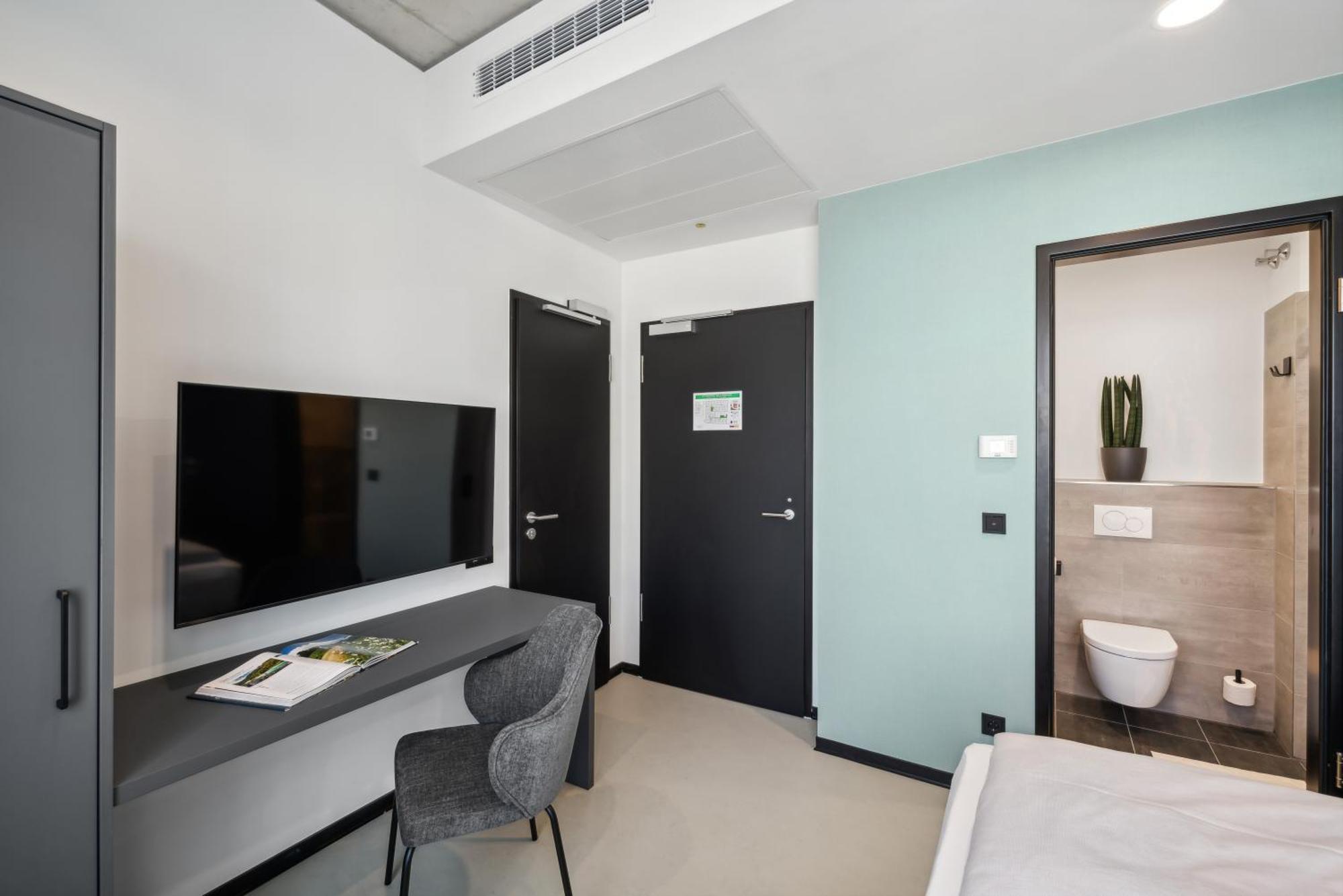 Nena East Aparthotel